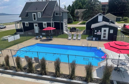 Lake City Condo | 3 Bedroom Condo - Sleeps 6 (upper level)