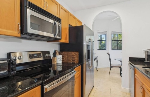 Bonita Springs Condo | 3-bedroom condo in charming Bonita Springs with full amenities!