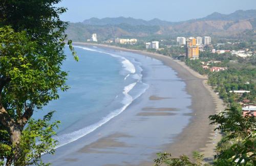 Barrio Los Faroles Apartment | 3 Bedroom Condo with Ocean View - Tres Regalos 201N
