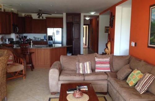 Barrio Los Faroles Apartment | 3 Bedroom Condo with Ocean View - Tres Regalos 201N