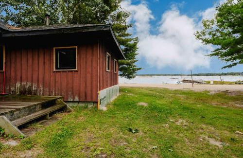 Carling House | 3-Bedroom Cottage #10 - Sand Bay