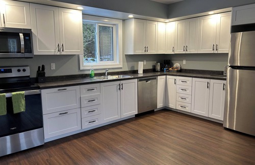 Tobermory House | 3 Bedroom Cottage- 51 Corey Cres