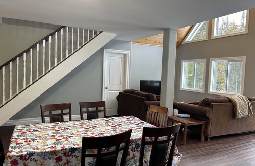 Tobermory House | 3 Bedroom Cottage- 51 Corey Cres
