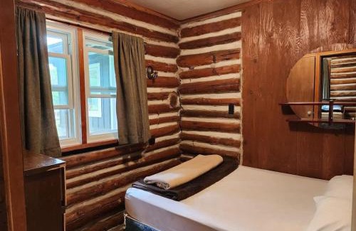 Rosedale House | 3-Bedroom Cottage #10 - Balsam Lake