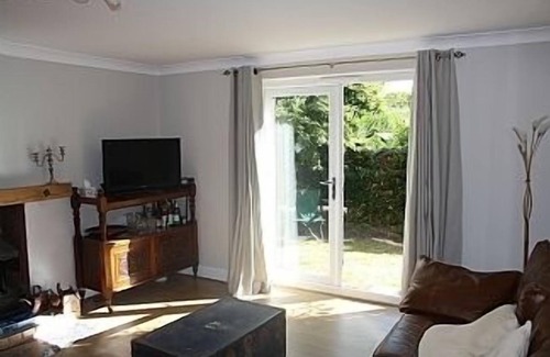 Fakenham Cottage | 3 bedroom Cottage in South Creake, Near Burnham Market, Sleeps 6, local pub