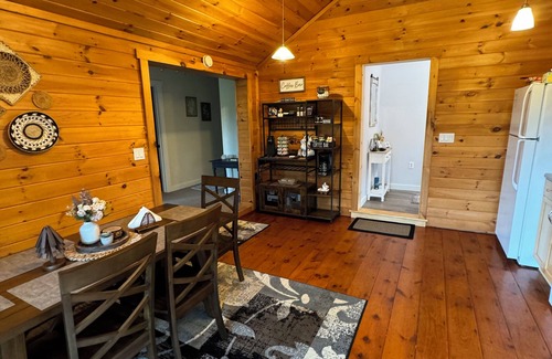 North Lake George Cabin | 3-Bedroom Cottage in welcoming Ticonderoga with WiFi. Super Clean & Economical.