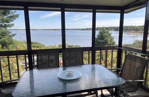Carling House | 3-bedroom Cottage in Georgian Bay - Rockwood #10