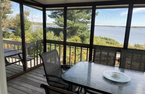 Carling House | 3-bedroom Cottage in Georgian Bay - Rockwood #10
