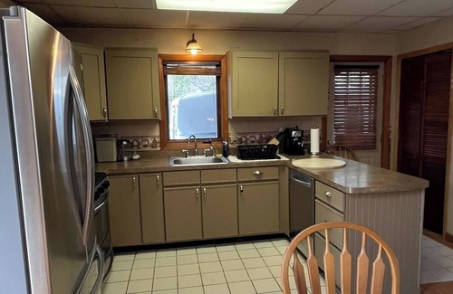Woodstock House | 3 Bedroom cottage in Lake Bunggee Neighborhood