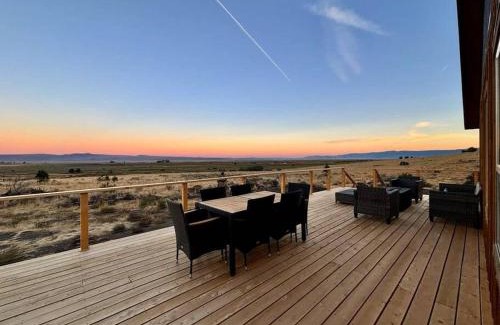 Summer Lake House | 3 Bedroom Cottage - Oregon Outback - Sauna - Pacific Flyway For Great Bird Watching!