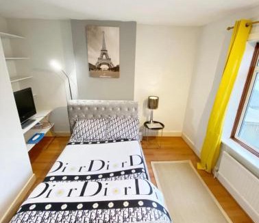 Pinner House | 3 bedroom cottage pinner home