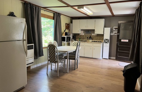Marten River Cottage | 3 Bedroom Cottage - Vaulted Ceilings and 1 bathroom - Olive the Lake Cottage #3