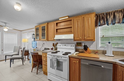 Roper Cottage | 3 Bedroom Cottage walking distance to the Sound and one hour to the Outer Banks.