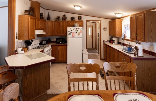 Hayward Cottage | 3 Bedroom Cottage with Lake Views