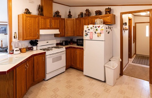 Hayward Cottage | 3 Bedroom Cottage with Lake Views