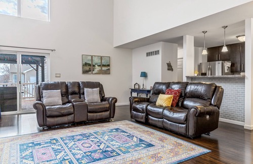 Cottleville House | 3 Bedroom Cottleville Retreat By StayLage