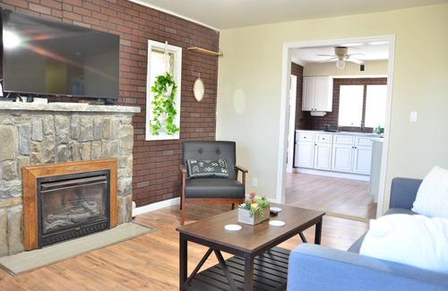 Monroe House | 3 bedroom country home off hiking trail