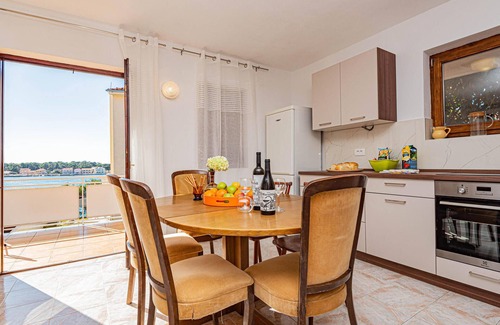 Brodarica Apartment | 3 bedroom cozy apartment in Brodarica