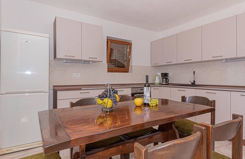 Brodarica Apartment | 3 bedroom cozy apartment in Brodarica