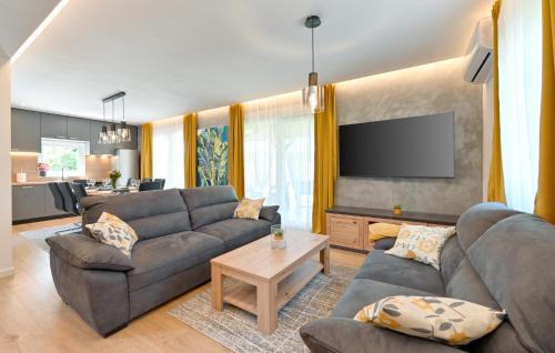 Krapina-Zagorje House | 3 Bedroom Cozy Home In Vrtnjakovec