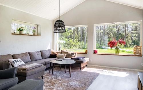 Tofta House | 3 Bedroom Cozy Home In Gotlands Tofta