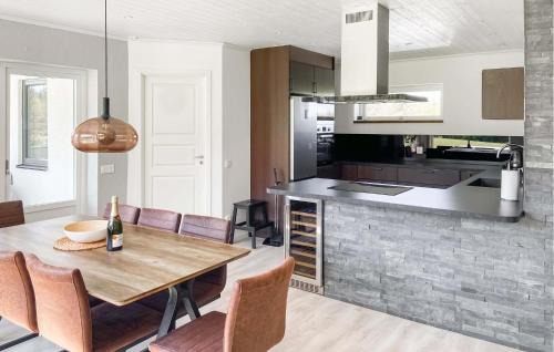 Tofta House | 3 Bedroom Cozy Home In Gotlands Tofta