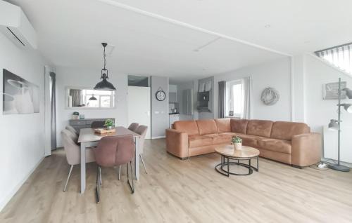 Vlagtwedde House | 3 Bedroom Cozy Home In Vlagtwedde