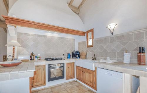 Taulis House | 3 Bedroom Cozy Home In Taulis