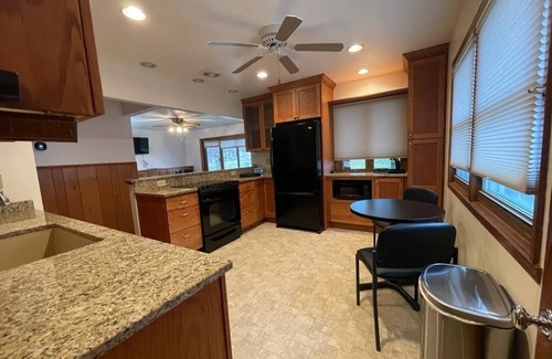 Milwaukee House | 3 Bedroom, cozy house in Milwaukee near airport