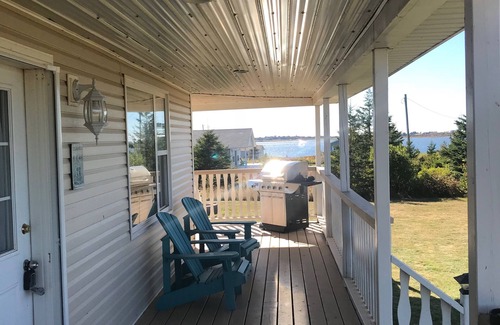 Darnley Cottage | 3 Bedroom Darnley Beach House, Close To Sandy North Shore Beaches
