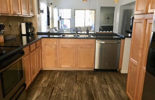 San Tan Valley House | 3 bedroom + den comfortable rancher w/heated pool in Johnson Ranch