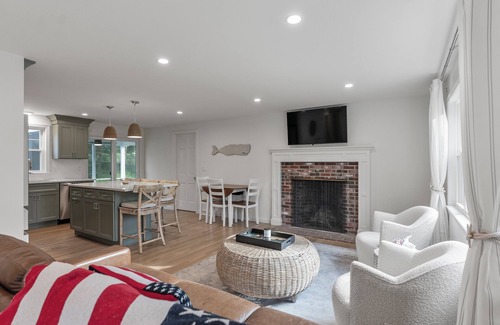 East Dennis House | 3 Bedroom Dennis home close to beaches and amenities