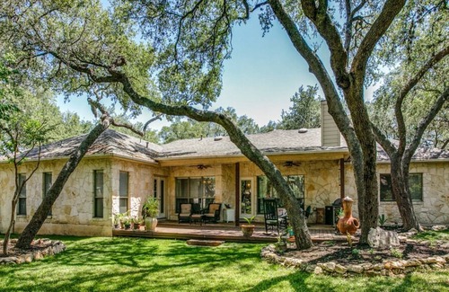 Far North Central House | 3 bedroom family home on 1/2 acre in the hill country