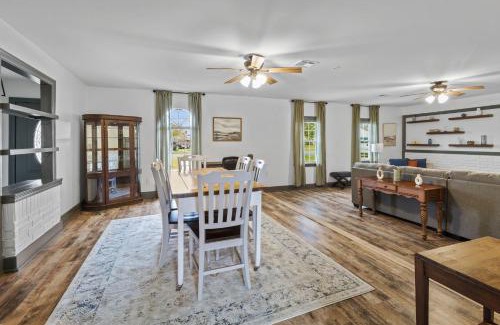 Prien House | 3 Bedroom Family Home in Lake Charles La