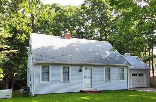 Warwick House | 3 Bedroom Family Home Near East Greenwich RI