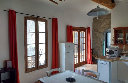 Cesseras House | 3 bedroom family house in old quarter of CESSERAS in the Minervois