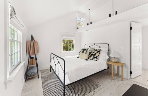 Sharon Other | 3-Bedroom Farmhouse Retreat in Sharon with AC, WiFi
