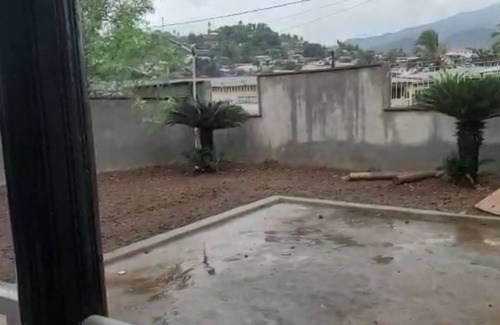 Limbe House | 3 Bedroom Fully Furnished gated Guest House