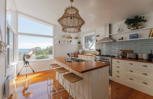 Penguin House | 3-Bedroom Getaway Minutes from the Beach