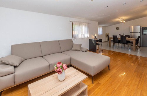 Rezanci Apartment | 3 bedroom gorgeous apartment in Rezanci