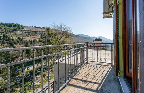 Kremena House | 3 bedroom gorgeous home in Kremena