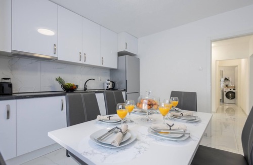 Prolozac House | 3 bedroom gorgeous home in Sumet