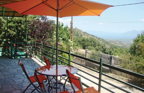 Molos House | 3 bedroom accommodation in Molos Kammena Vourla