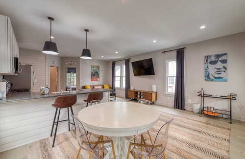 Burns Park House | 3 Bedroom Greek Revival Cottage Walk to Big House