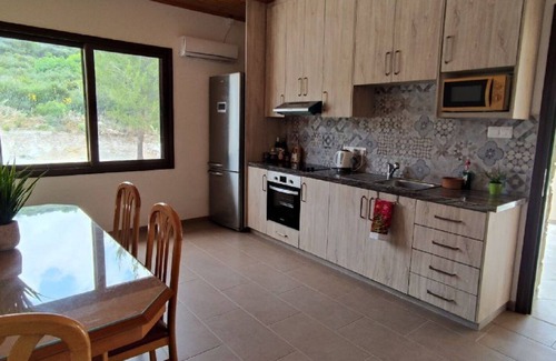 Silikou House | 3 bedroom Guest House, just a few minute to drive to the Troodos Mountains.