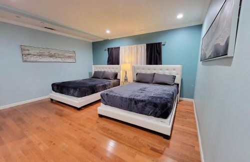 Pico - Robertson Apartment | 3 bedroom guest suite first floor unit with nice patio area right next to the MrC Hotel 10 minutes from Rodeo Drive Washer Dryer WIFI and more