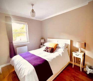 South Queensferry Apartment | 3 Bedroom harbourside apartment, Queensferry, 10 miles from Edinburgh