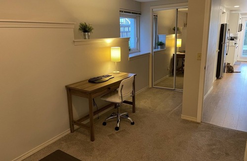 New Tacoma Apartment | 3 Bedroom Historic Apartment in Tacoma - Stadium District
