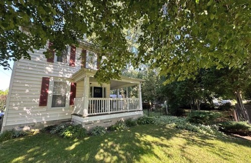 Ingersoll House | 3-bedroom Historic House in Ingersoll