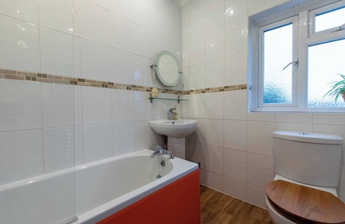 Cribbs Causeway House | 3 Bedroom Home and Garden